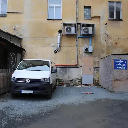 Large Historic By Charles Bridge & Parking * 布拉格
