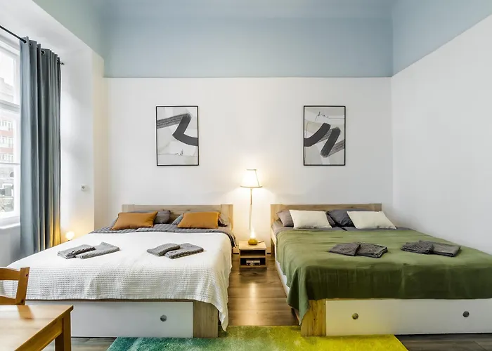 Large Historic By Charles Bridge & Parking Apartment *