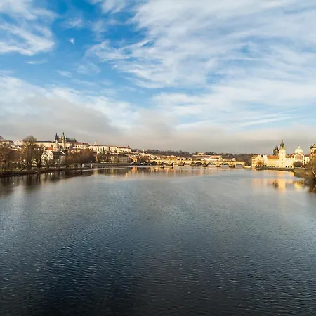 Large Historic By Charles Bridge & Parking Apartmán Praha