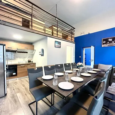 Stunning & Spacious 2bdr In Center Prague1 Apartment