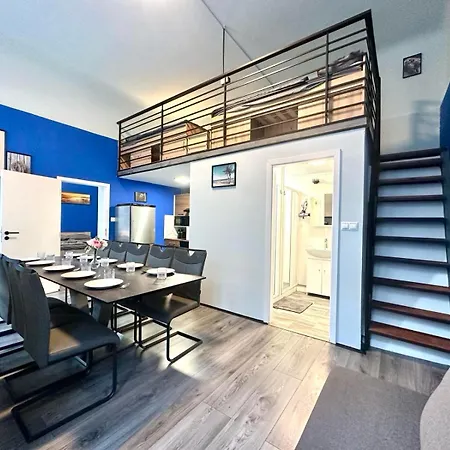 Stunning & Spacious 2bdr In Center Prague1 Apartment *