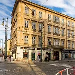 Large Historic By Charles Bridge & Parking 布拉格