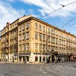 Large Historic By Charles Bridge & Parking * 布拉格