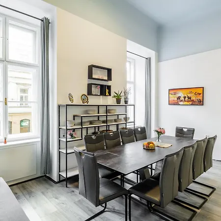 Apartment Large Historic By Charles Bridge & Parking Prague