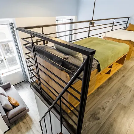 Large Historic By Charles Bridge & Parking Apartment